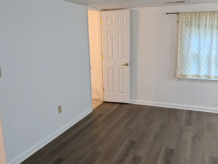 959 Foxborough Rd — Photo 45