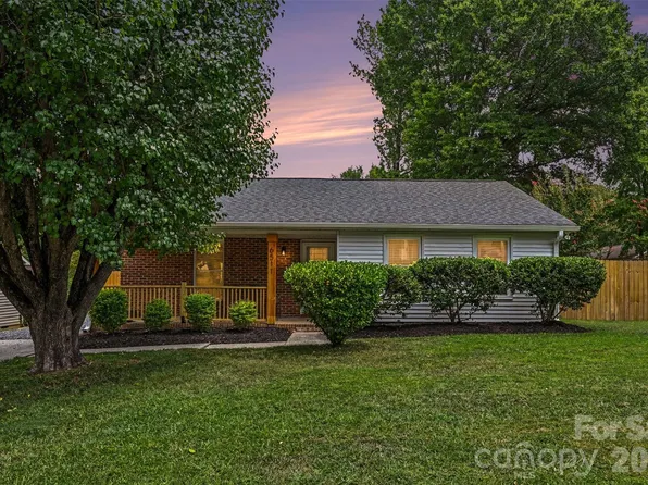 6511 Misty Morning Dr, Charlotte, NC 28212