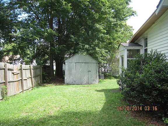 4th image of 109 N Elm Ave