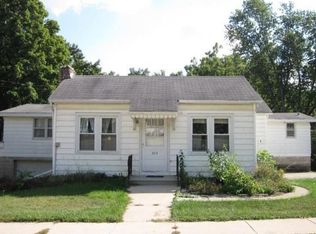 305 W Main St, Burlington, WI 53105