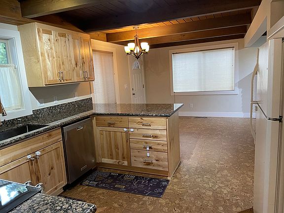 4th image of 680 Taylor Way