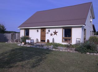 3204 N Crystal Rd, Vestaburg, MI 48891