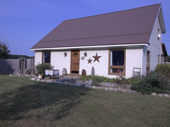 3204 N Crystal Rd, Vestaburg, MI 48891