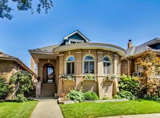 6155 N Maplewood Ave, Chicago, IL 60659
