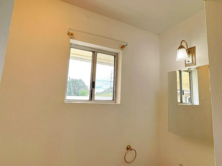 2256 Wilson St — Photo 5
