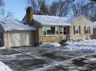 1421 W 8th St, Cedar Falls, IA 50613