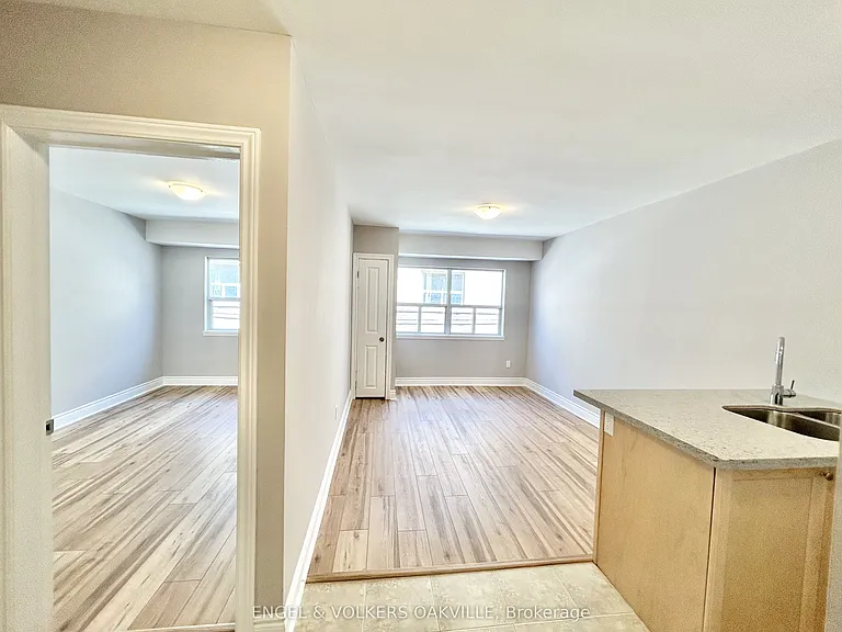 11 33rd St #204 — Photo 4