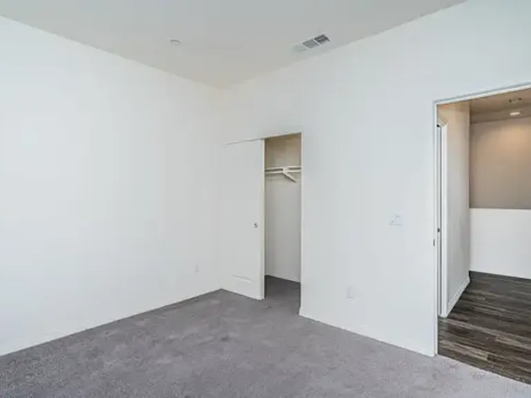8123-8137 Cascio Ct — Photo 21