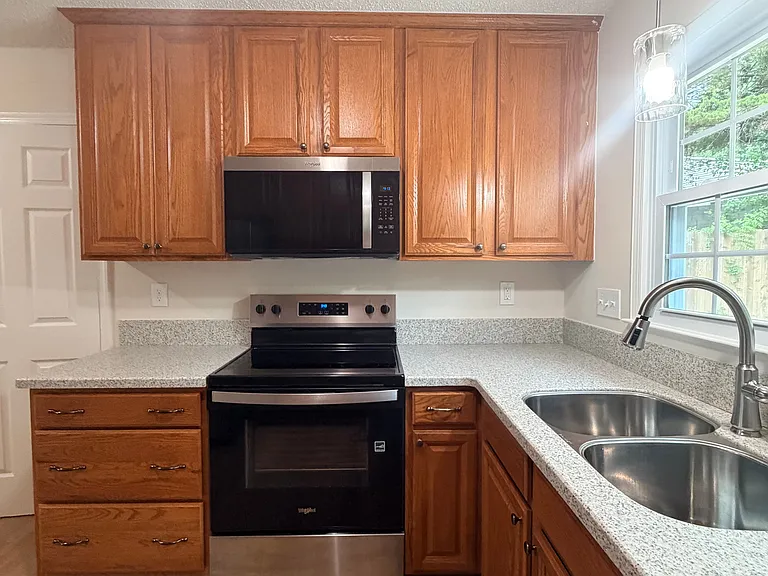 705 Lakecrest Ave — Photo 13