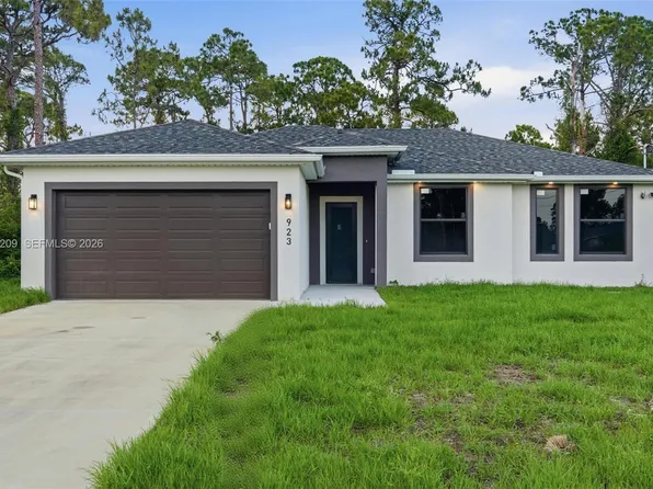 923 Milwaukee Blvd, Lehigh Acres, FL 33974