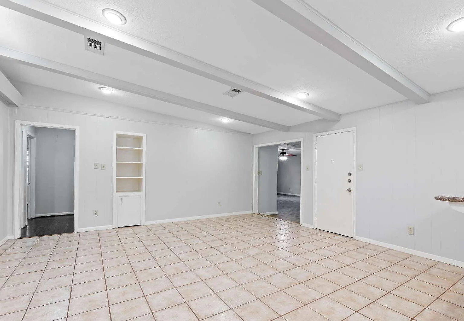 3 bed, 2.0 bath, 1845 sqft, $1,975 — Photo 4