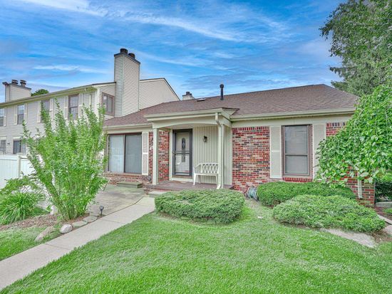 38693 Golfview Dr, Clinton Township, MI 48038