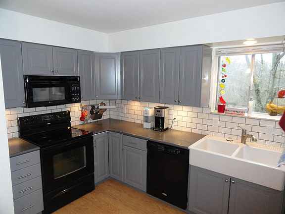 3rd image of 3679 Ashhill Ct