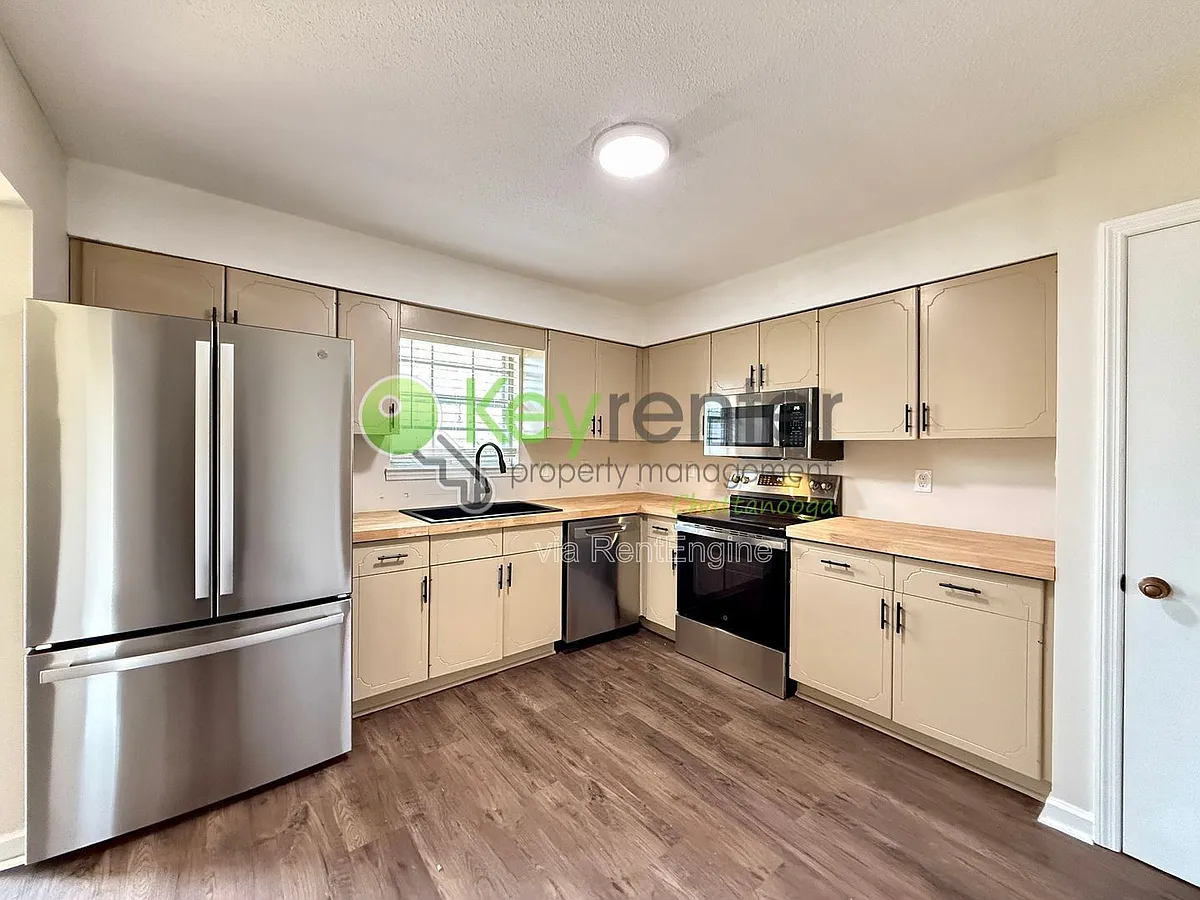 Building Photo - 8225 Cavan Cir