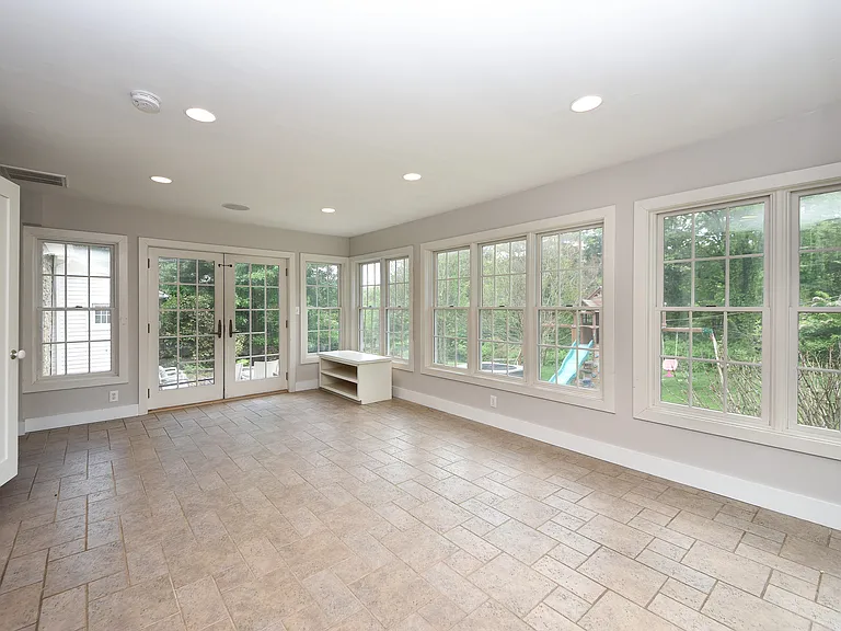 966 Paige Ct — Photo 42