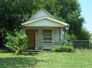 1153 SW Lane St, Topeka, KS 66604