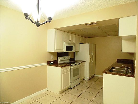 4th image of 1124 SE 9th Ct APT A