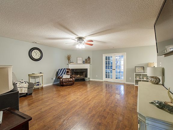 2nd image of 4883 Timberline Dr