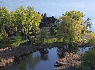 2500 Bantas Point Rd, Wayzata, MN 55391