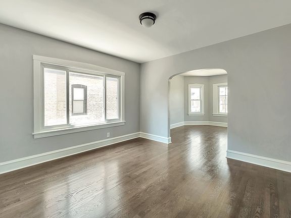 5th image of 923 S 22nd Ave