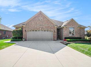 16754 Shinnecock Dr, Macomb, MI 48042