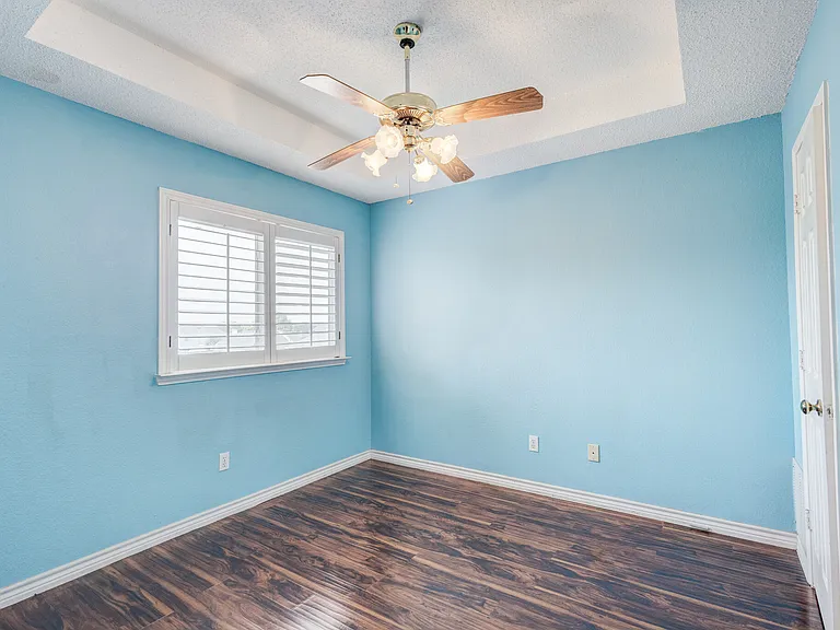 1726 Northampton Dr — Photo 21