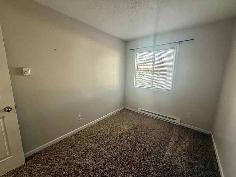 401-405 N Glendale Ave — Photo 10