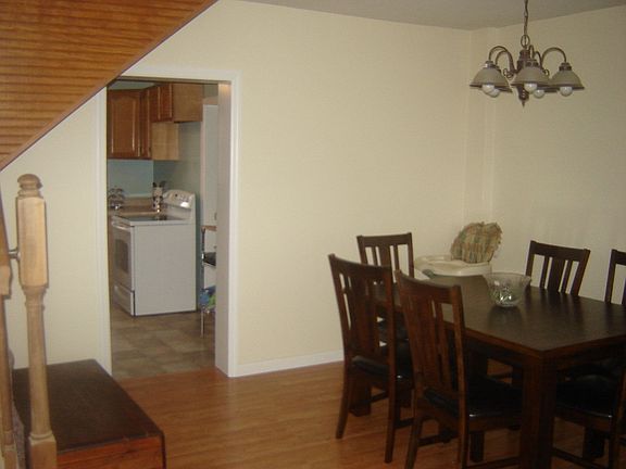 4th image of 209 N Market St