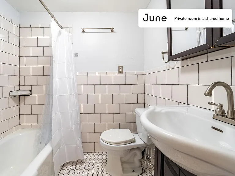 1443 Parkwood Pl NW #A — Photo 6