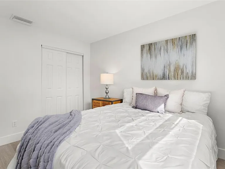 1524 Arizona Ave NE — Photo 19
