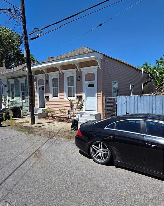 1st image of 1727/1729 Marais St