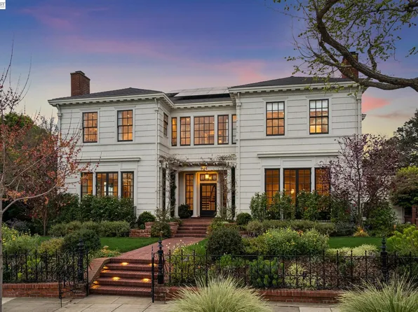 1121 Bay St, Alameda, CA 94501