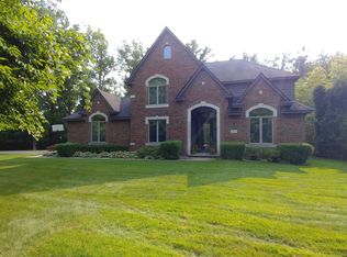 30435 Helmandale Dr, Franklin, MI 48025