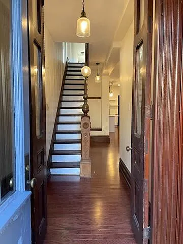 4 bed, 2.5 bath, 3278 sqft, $2,500 — Photo 3