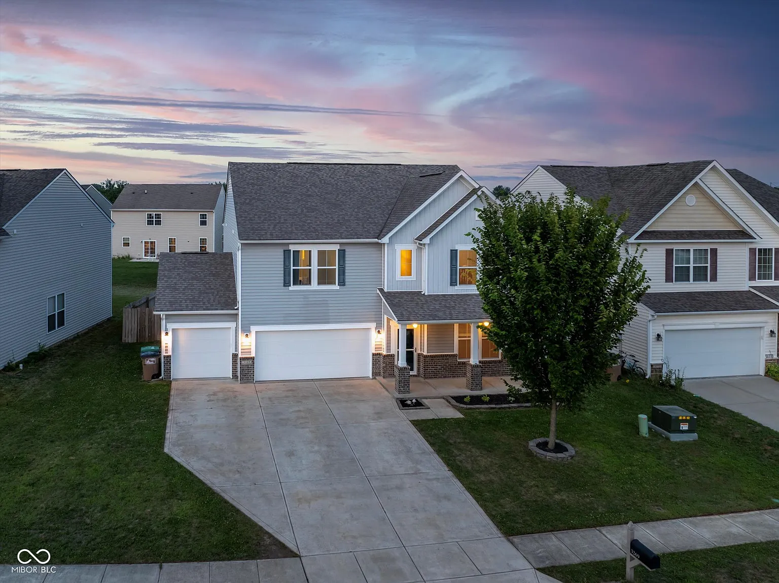 3269 Rolling Hill Dr photo 1