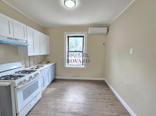 18-19 40th St #104, Irvington, NJ 07111
