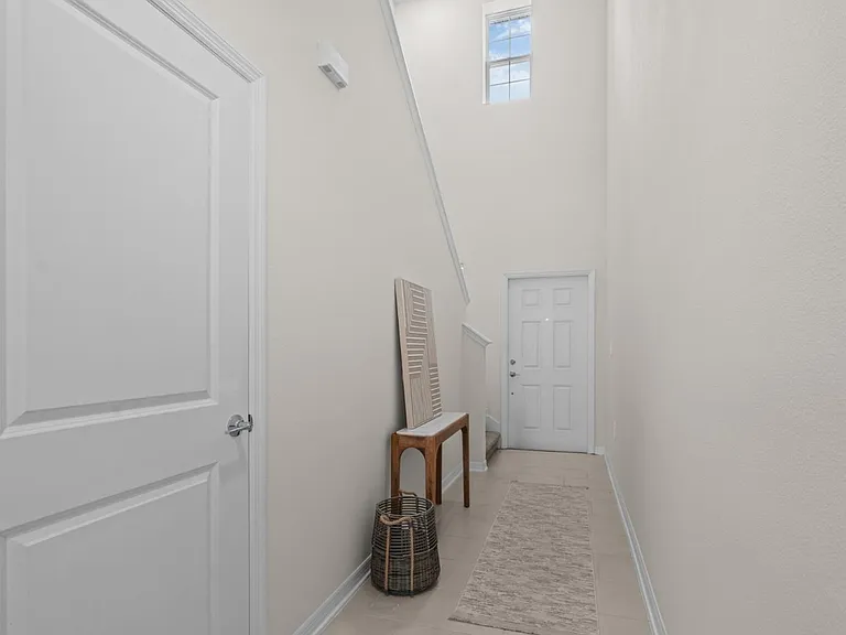2232 Mountain Pine St — Photo 2