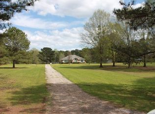 2565 Moore Rd, Grady, AL 36036