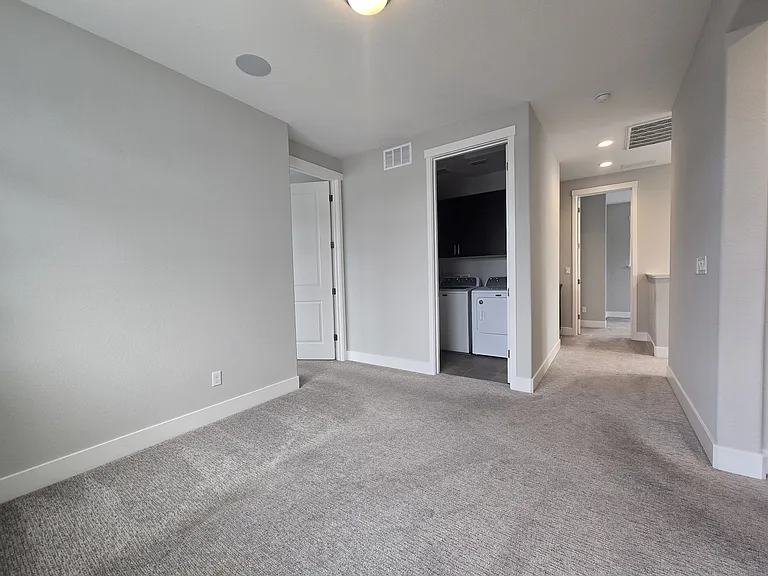 1429 Brody Bird Ln — Photo 44