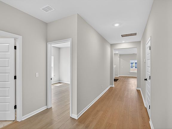 3rd image of 105 Norses Bay Ct
