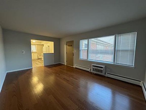 5th image of 2834 S Harlem Ave #2W