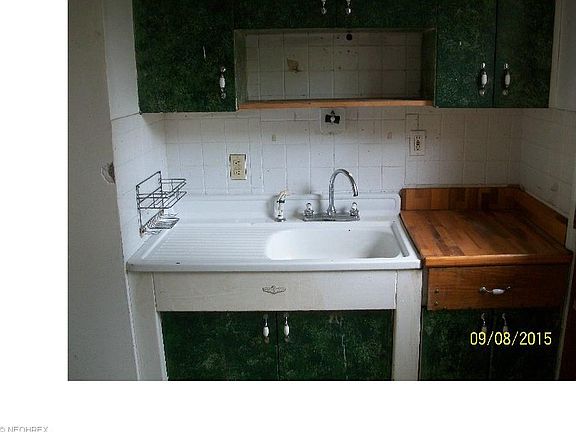 4th image of 4548 W 157th St