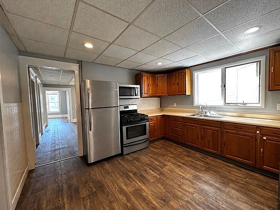 2nd image of 28 Delafield St #1