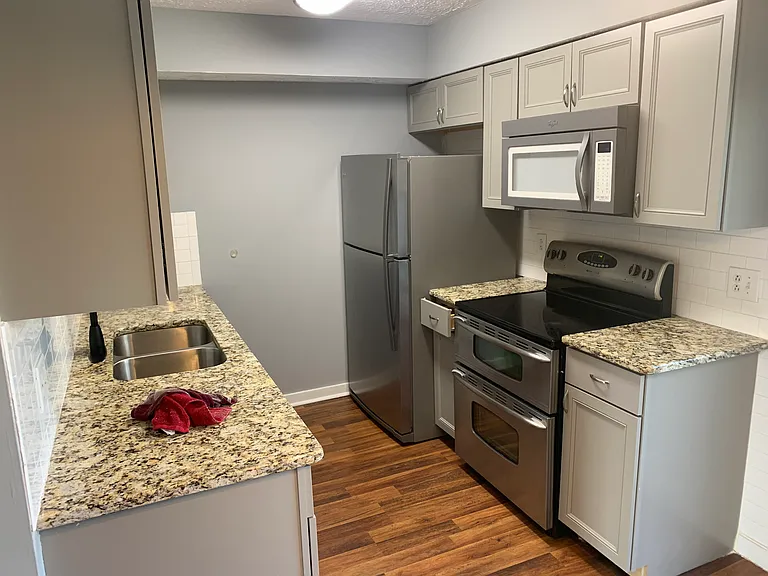 440 Edinburgh Rd — Photo 32