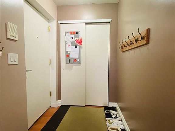 5th image of 101 Deer Court Dr