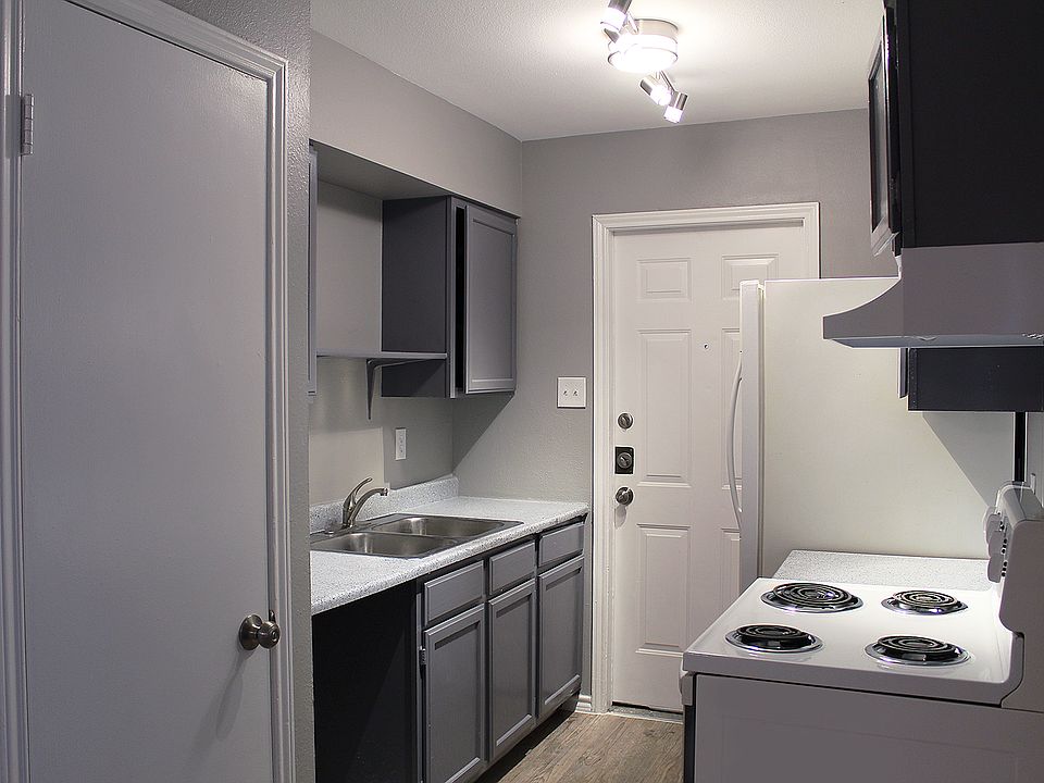 1st image of 844 E Sunshine Dr #102