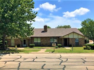 124 Hollyhill Ln, Denton, TX 76205