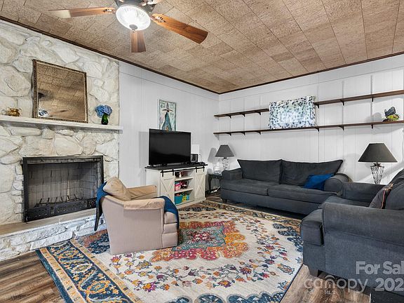 4th image of 5083 Fleetwood Dr