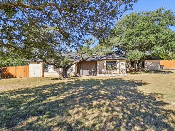 205 Northwood Hills Dr, Fredericksburg, TX 78624