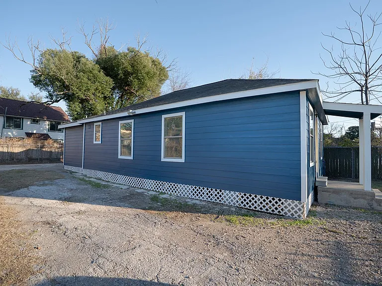4826 Bristol St — Photo 24